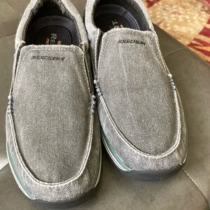 Skechers relaxed fit size10